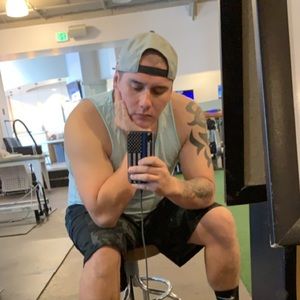 Meet your Posher, Derek